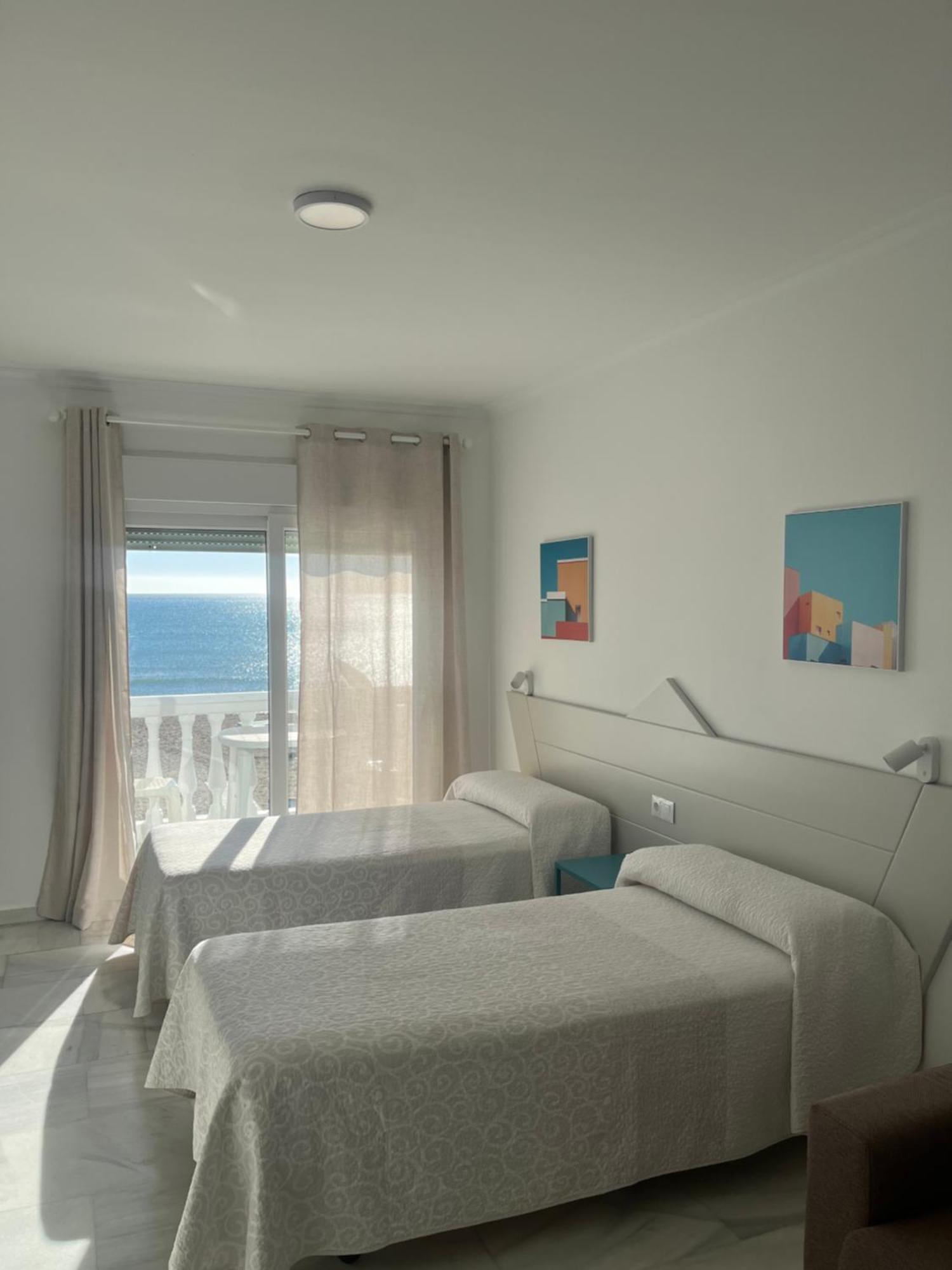 Apartamentos Guaquin Torremolinos Exterior photo